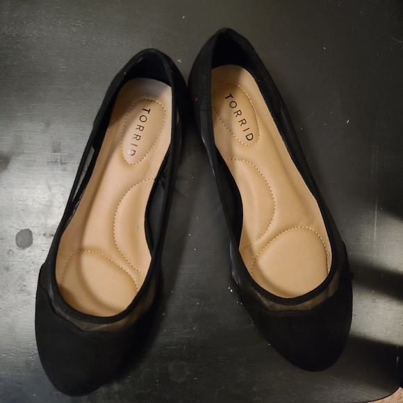 black flats wide fit